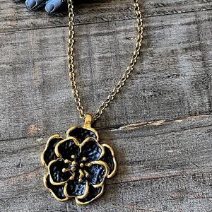 NEW Black Flower Pendant Necklace